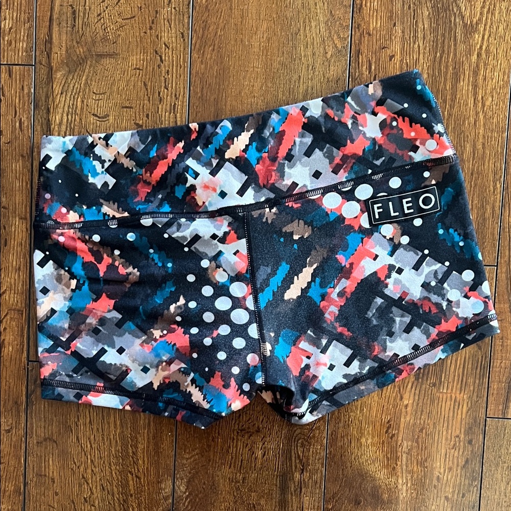 Fleo Women's Abstract Black and Blue Athletic Shorts